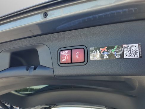 Certified 2026 Mercedes-Benz GLS 450 4MATIC image 38