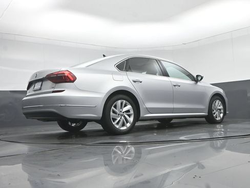 Used 2018 Volkswagen Passat 2.0T SE FWD image 55