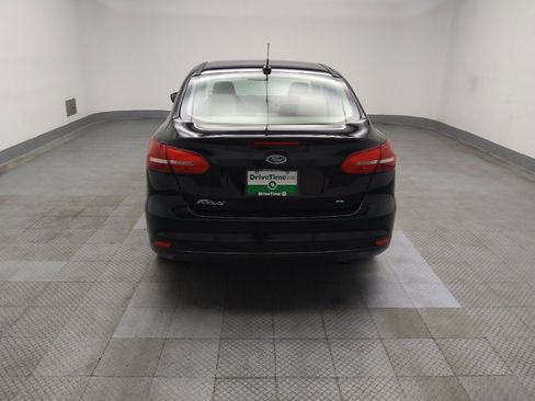 Used 2018 Ford Focus SE FWD image 6