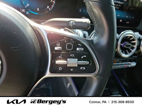 Used 2023 Mercedes-Benz GLB 250 4MATIC image 25