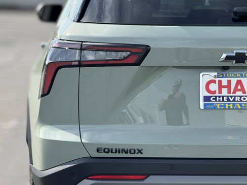 New 2026 Chevrolet Equinox LT image 7