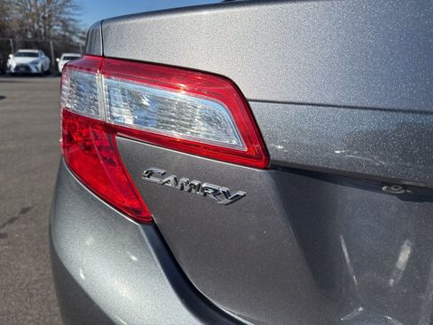 Used 2014 Toyota Camry LE image 10