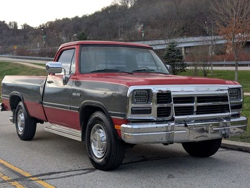 Used 1992 Dodge D/W Truck 250 image 1