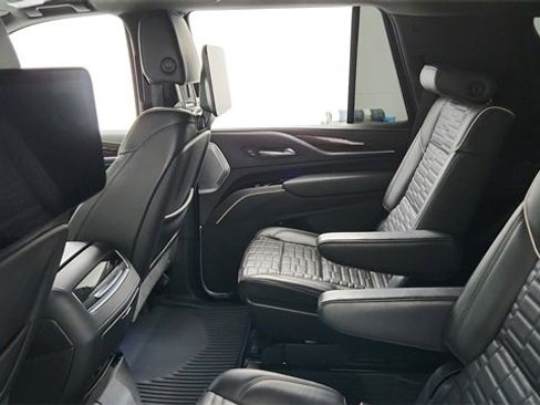 Used 2022 Cadillac Escalade Sport Platinum image 18