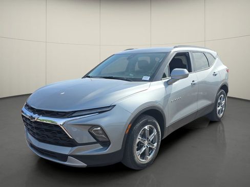 Used 2024 Chevrolet Blazer LT w/ Convenience Package FWD image 4