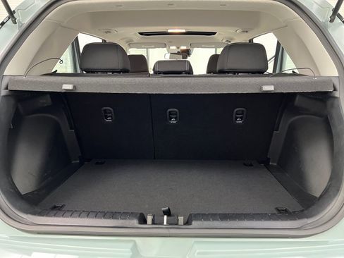 Used 2025 Hyundai Venue SEL FWD image 28