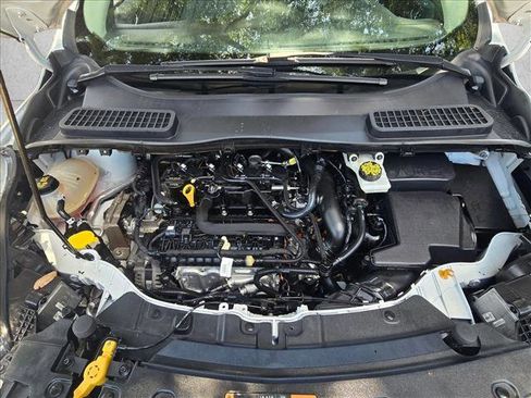 Used 2019 Ford Escape SE FWD image 21