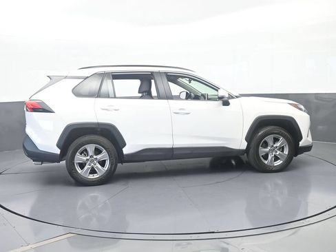 Used 2024 Toyota RAV4 XLE AWD/4WD image 7