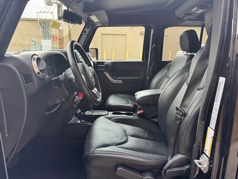 Used 2018 Jeep Wrangler Unlimited Sahara image 21