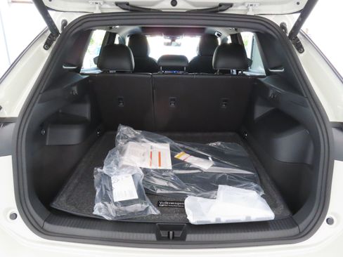 New 2026 Volkswagen Tiguan SE R-Line image 25