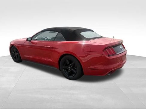 Used 2015 Ford Mustang Convertible RWD image 3