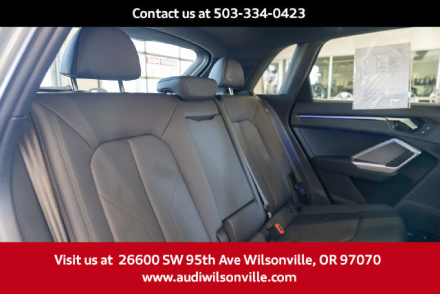 Used 2025 Audi Q3 2.0T Premium Plus w/ Premium Plus Package AWD/4WD image 32