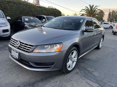 Used 2015 Volkswagen Passat TDI SE image 2