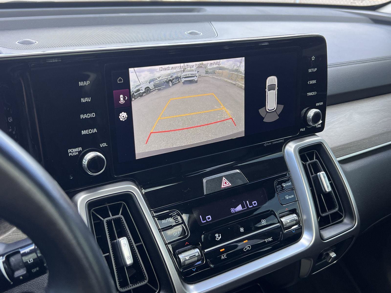 Used 2022 Kia Sorento EX w/ Panoramic Sunroof Package FWD image 3