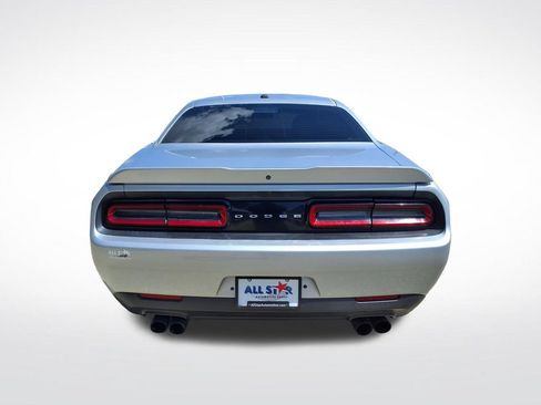 Used 2021 Dodge Challenger SXT RWD image 8