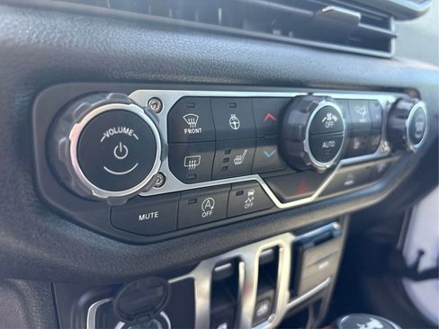 Used 2025 Jeep Wrangler Sport AWD/4WD image 42
