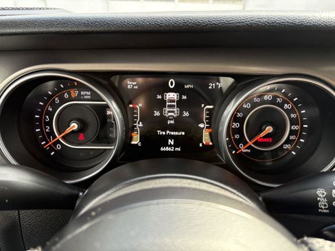 Used 2018 Jeep Wrangler Unlimited Sport S image 18