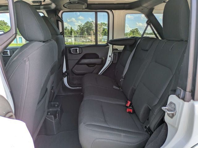 Used 2019 Jeep Wrangler Unlimited Sahara AWD/4WD image 14