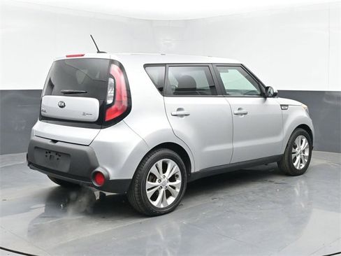 Used 2014 Kia Soul + image 10