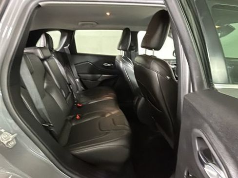 Used 2020 Jeep Cherokee Limited AWD/4WD image 30