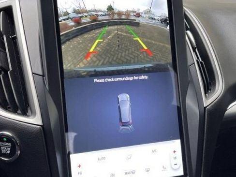 Used 2022 Ford Edge SEL image 2