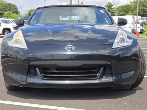 Used 2010 Nissan 370Z Touring RWD image 13