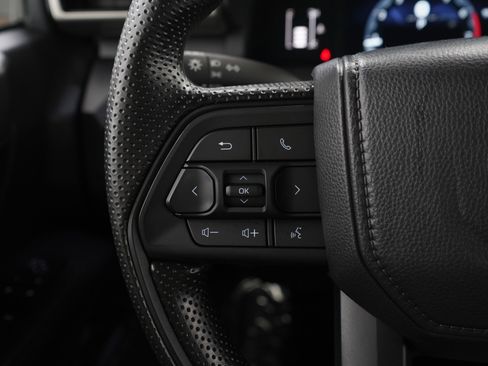 Certified 2025 Toyota Tacoma SR image 28