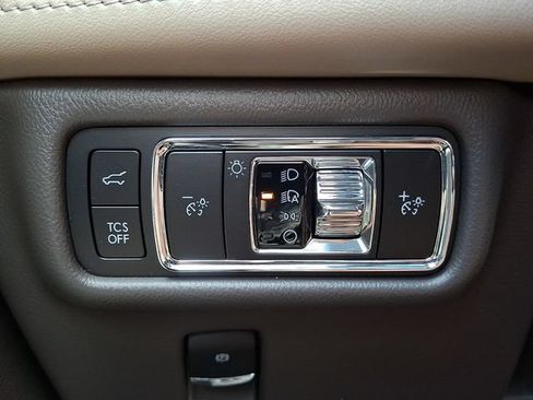 Used 2023 Lincoln Nautilus Reserve AWD/4WD image 25
