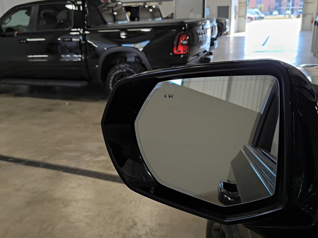 Used 2022 Cadillac Escalade Sport Platinum AWD/4WD image 13