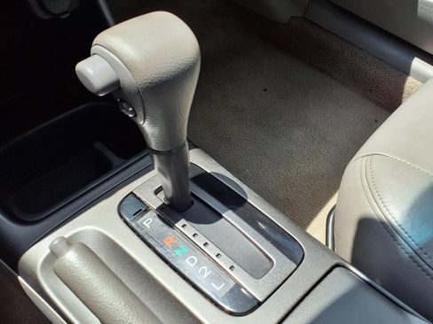 Used 2004 Toyota Camry FWD image 25
