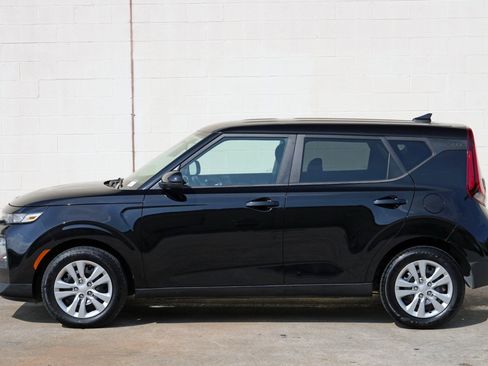Used 2021 Kia Soul LX FWD image 39