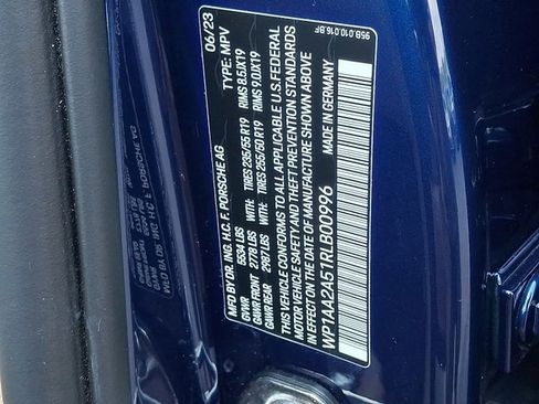 Used 2024 Porsche Macan image 31