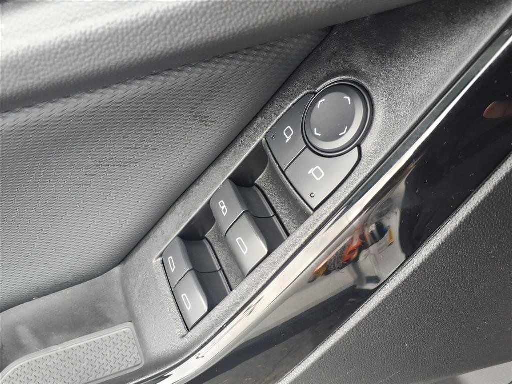 Used 2025 Chevrolet Equinox LT AWD/4WD image 16