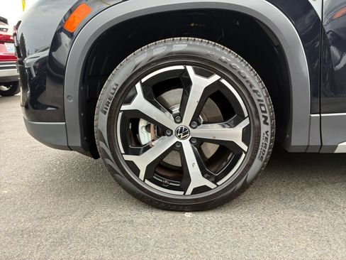 Used 2026 Volkswagen Tiguan SE AWD/4WD image 32