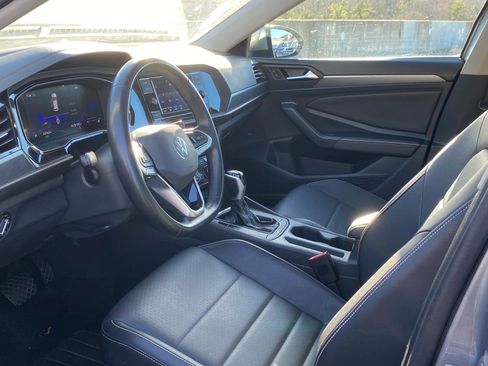 Certified 2024 Volkswagen Jetta SE image 11