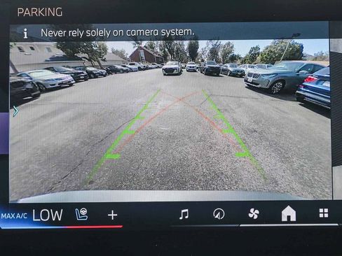 Certified 2024 BMW X7 xDrive40i AWD/4WD image 21