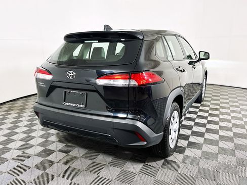 Used 2023 Toyota Corolla Cross L FWD image 3