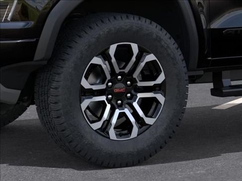 New 2026 GMC Canyon AT4 w/ Technology Plus Package AWD/4WD image 9