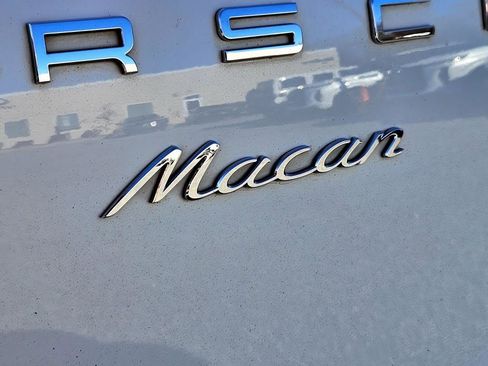 Used 2018 Porsche Macan image 15