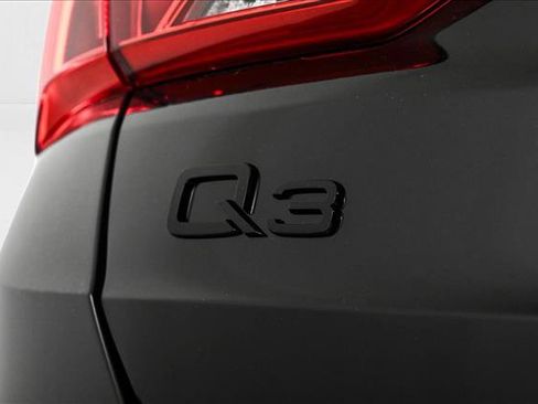 New 2025 Audi Q3 2.0T Premium image 5