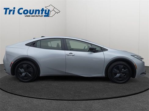 Used 2026 Toyota Prius LE image 9