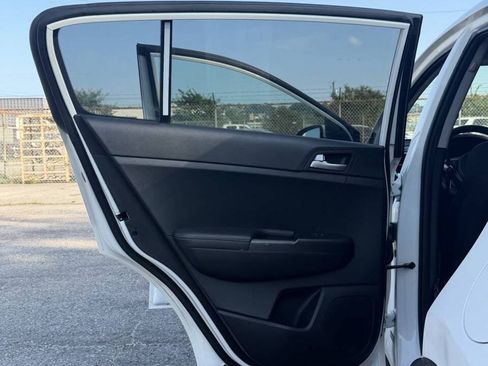 Used 2017 Kia Sportage LX FWD image 15