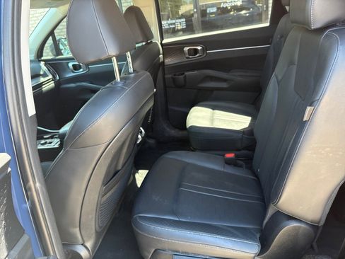 Used 2024 Kia Sorento EX AWD/4WD image 4