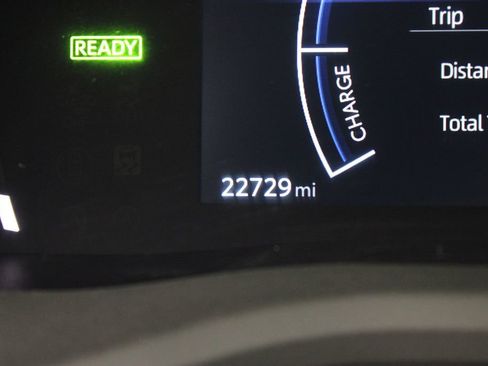 Used 2025 Toyota Camry SE FWD image 11