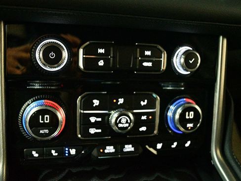 Used 2024 GMC Yukon XL Denali AWD/4WD image 69