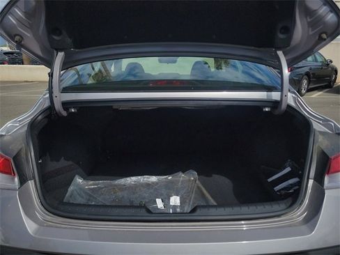 Used 2025 Hyundai Elantra Sport image 21