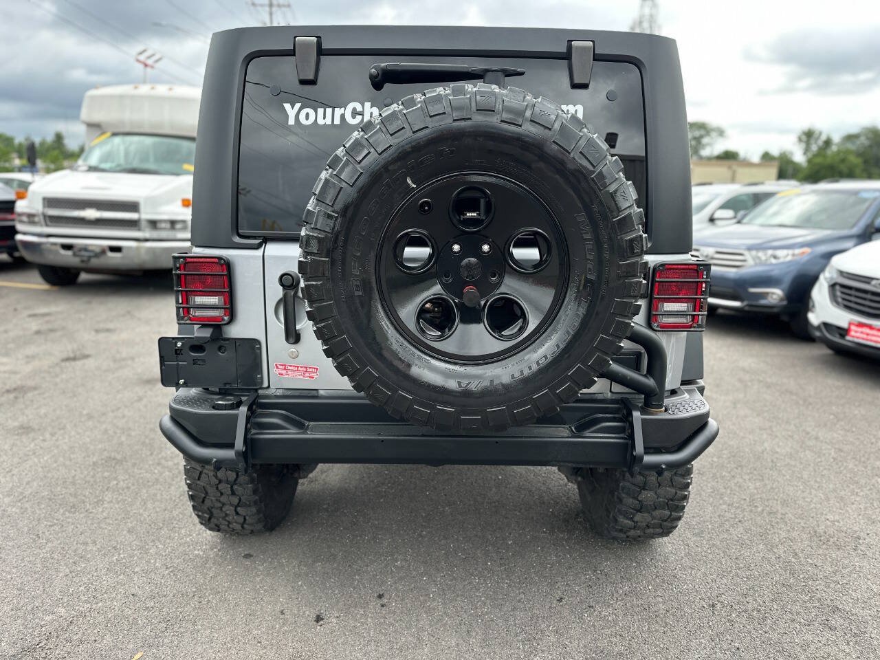 Used 2015 Jeep Wrangler Unlimited Rubicon w/ Dual Top Group AWD/4WD image 72