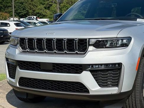 New 2026 Jeep Grand Cherokee Limited AWD/4WD image 10