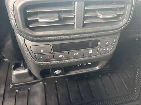 Used 2025 Honda Pilot Black Edition image 20
