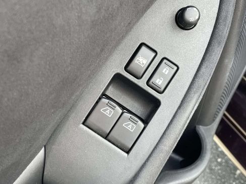 Used 2010 Nissan 370Z Touring w/ Sport Pkg RWD image 17
